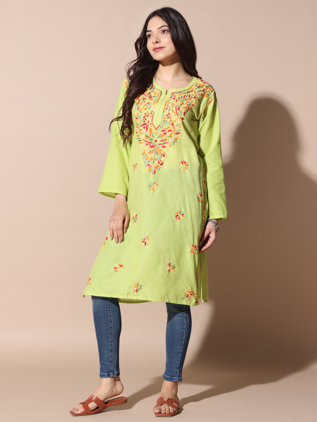 chikankari kurti