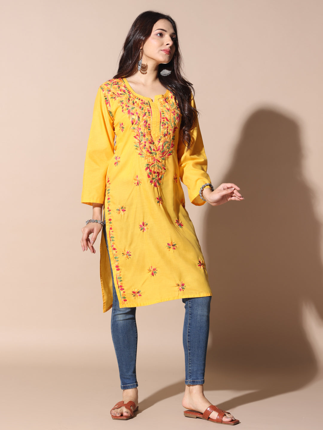 chikankari kurti