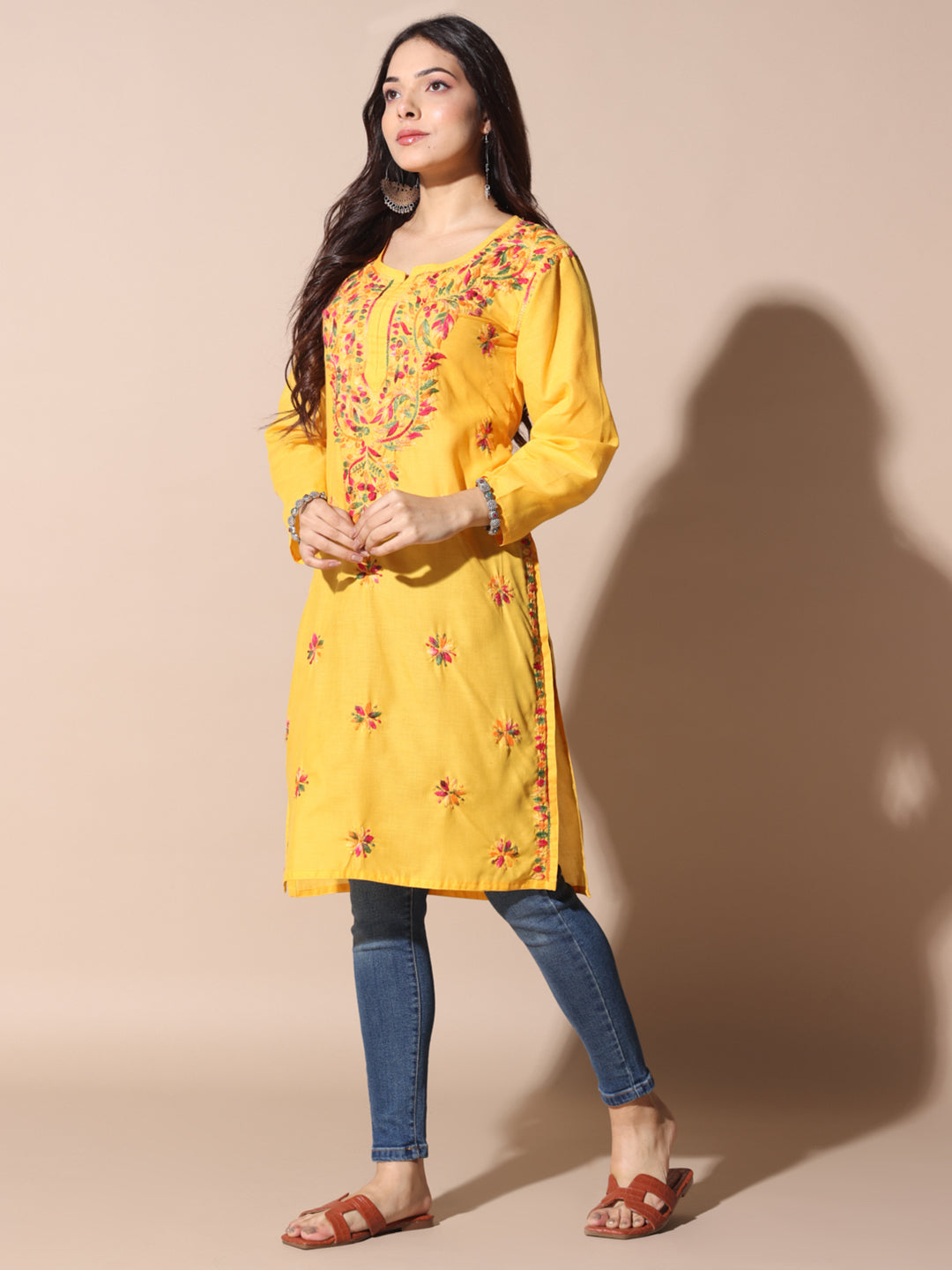 chikankari kurti