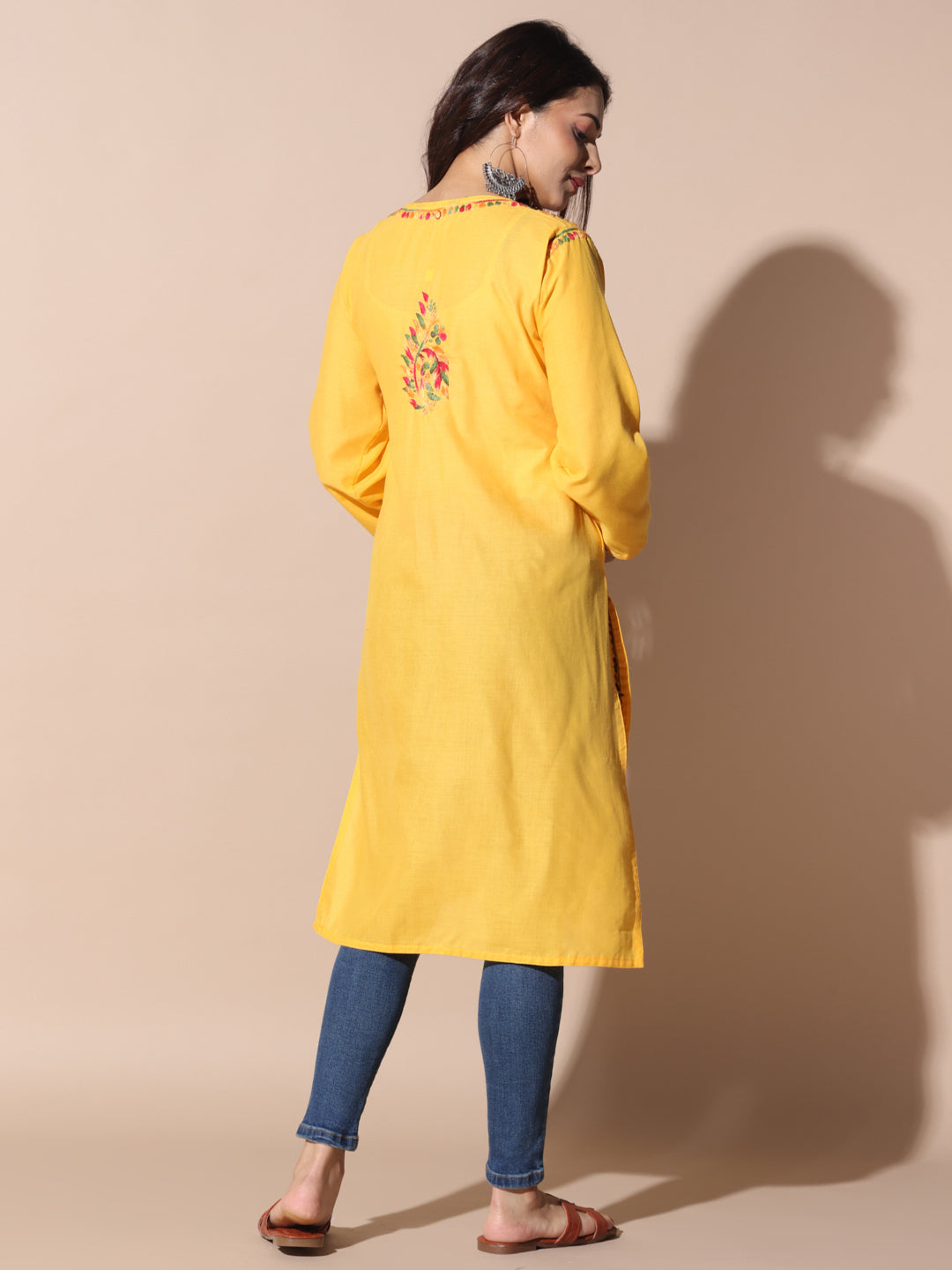 chikankari kurti