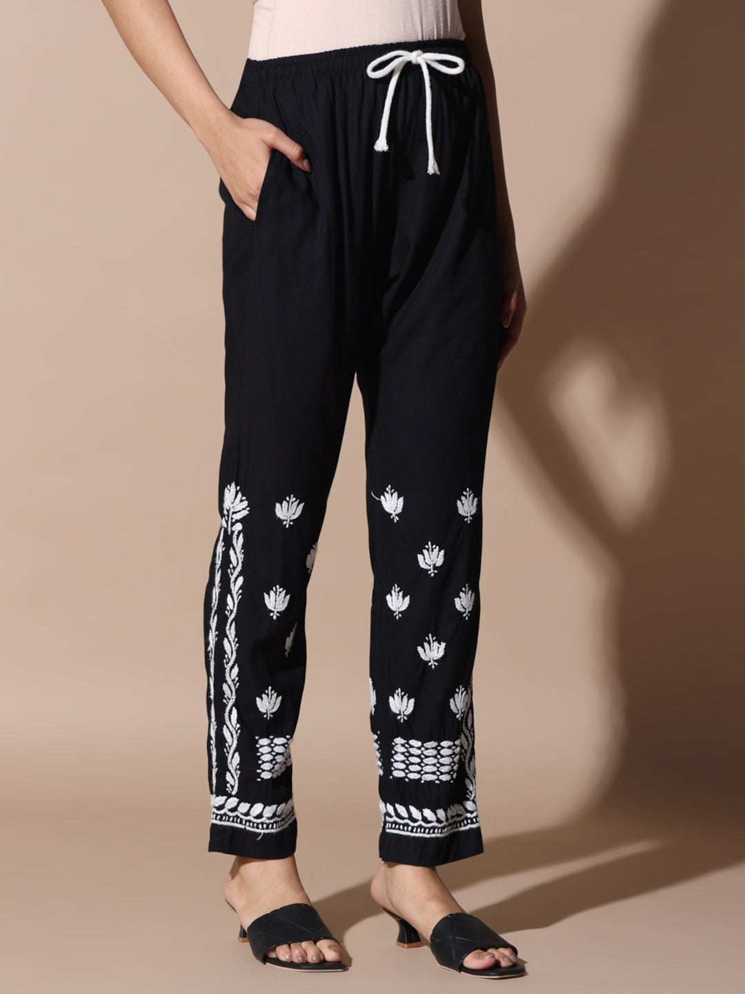 Chikankari Pant
