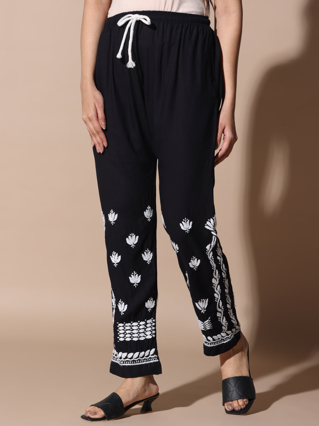 Chikankari Pant