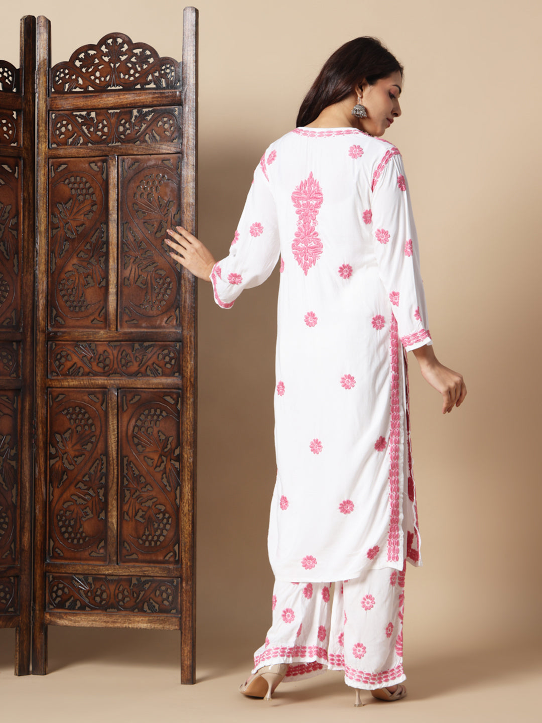chikankari kurti