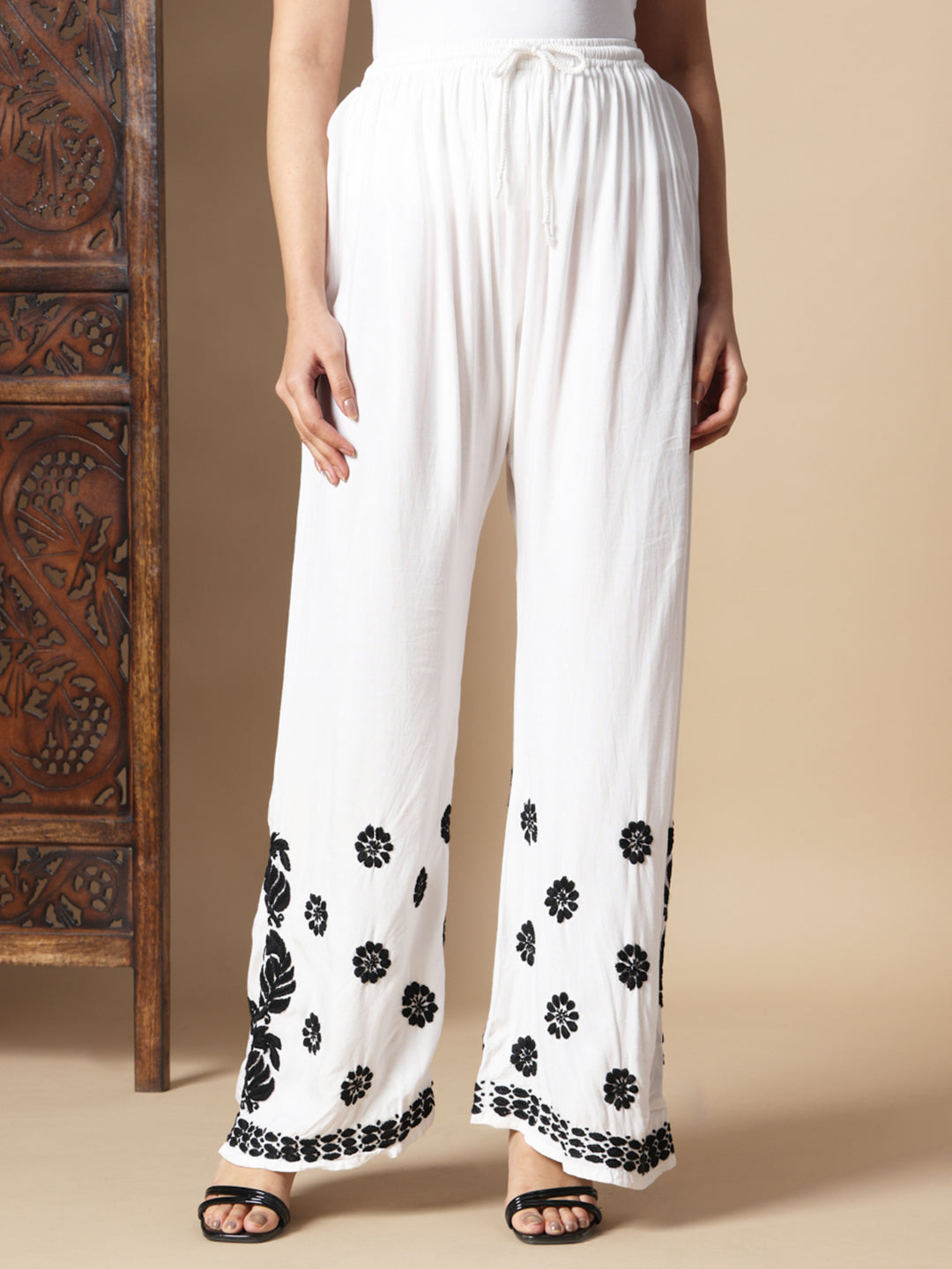 chikankari kurti