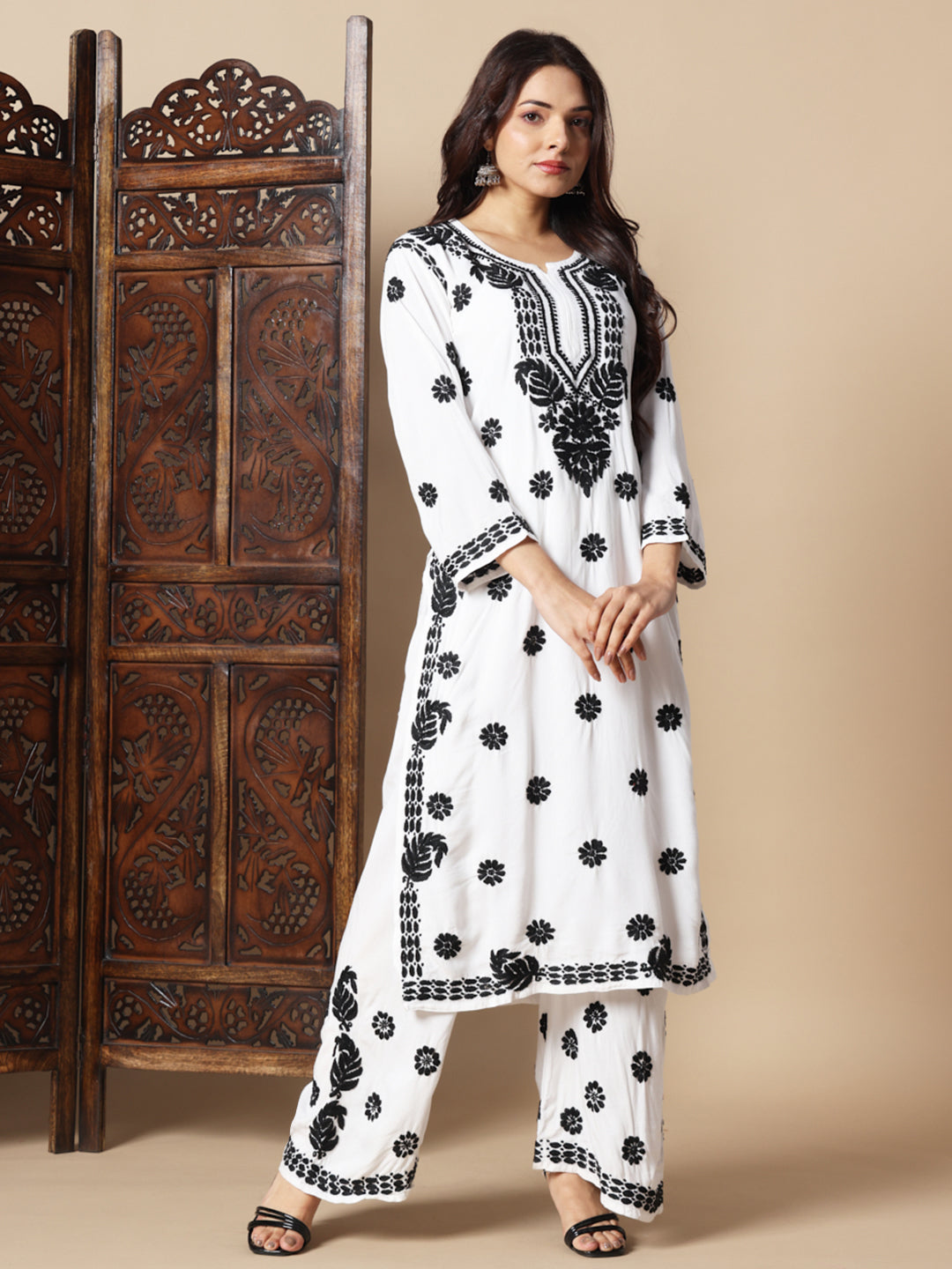 chikankari kurti