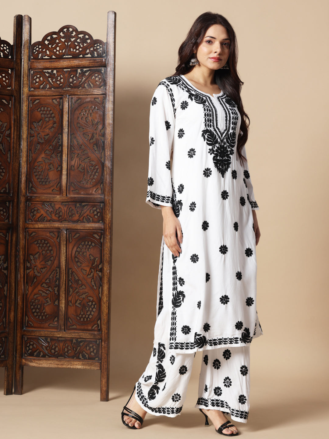 chikankari kurti