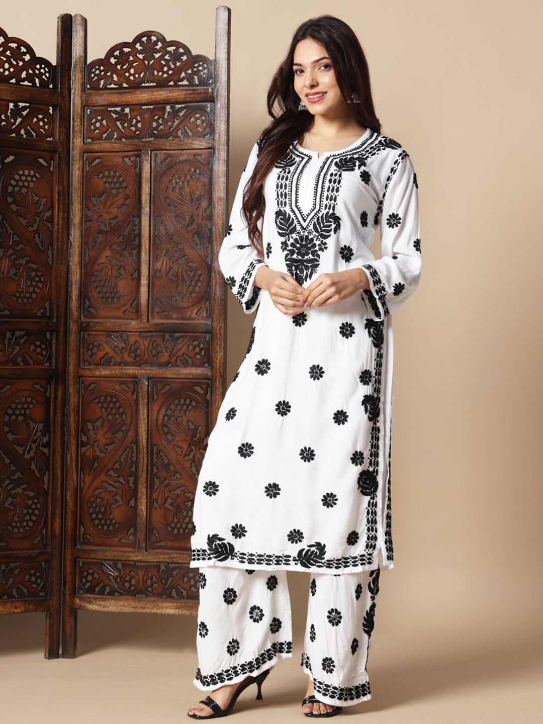 chikankari kurti