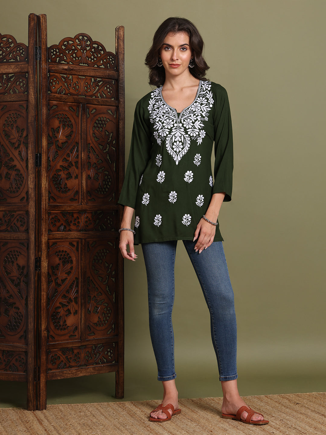 ChikanKari Kurti