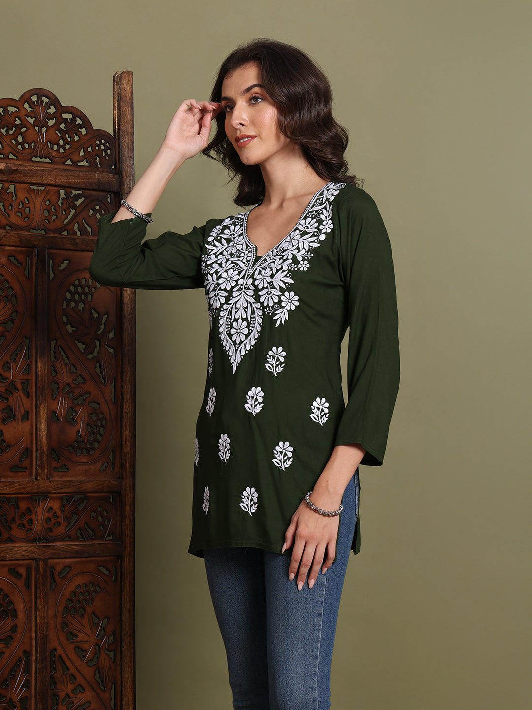 ChikanKari Kurti