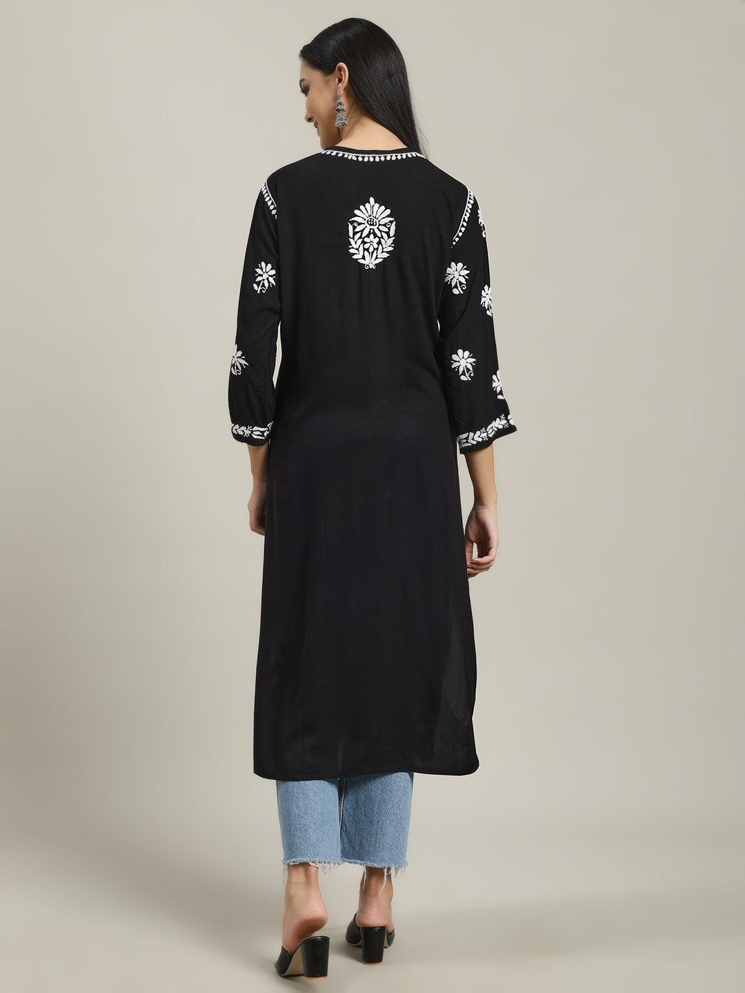 ChikanKari Kurti