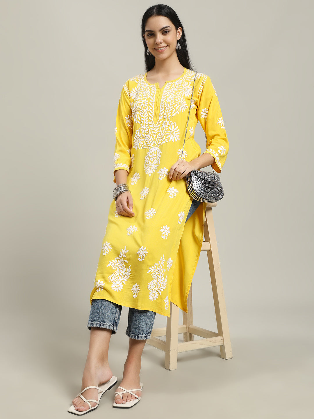 ChikanKari Kurti