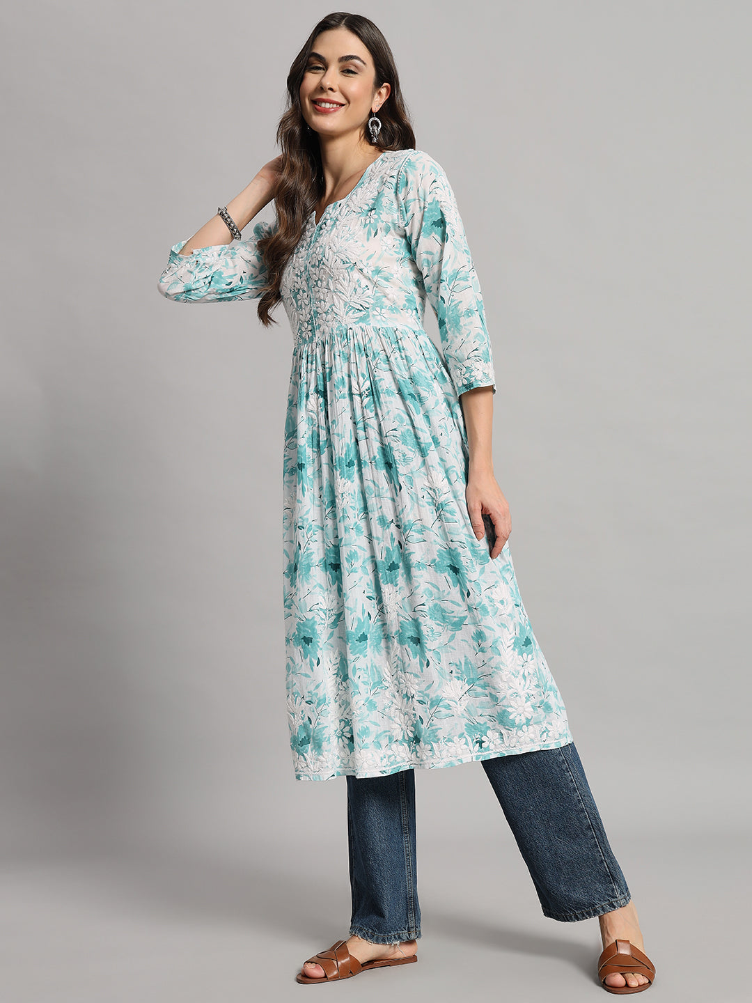ChikanKari Kurti