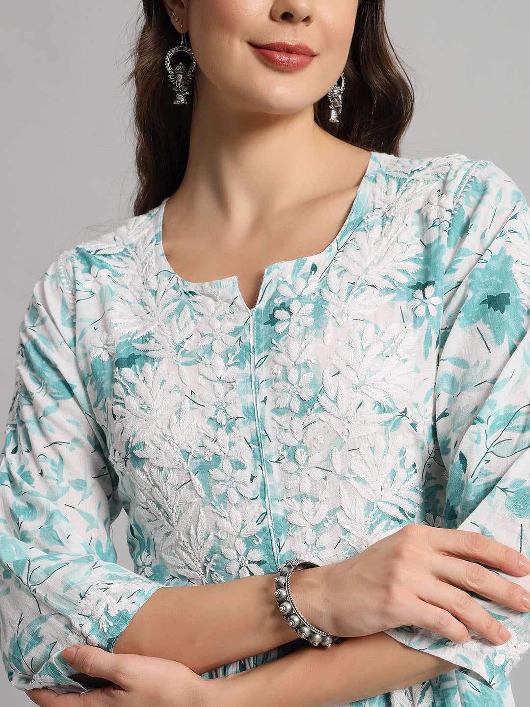 ChikanKari Kurti
