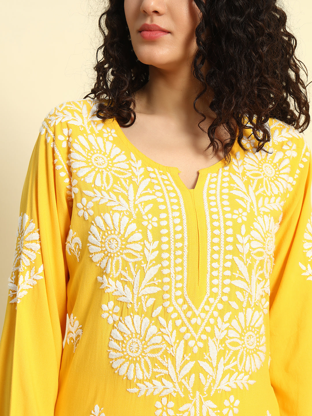 ChikanKari Kurti