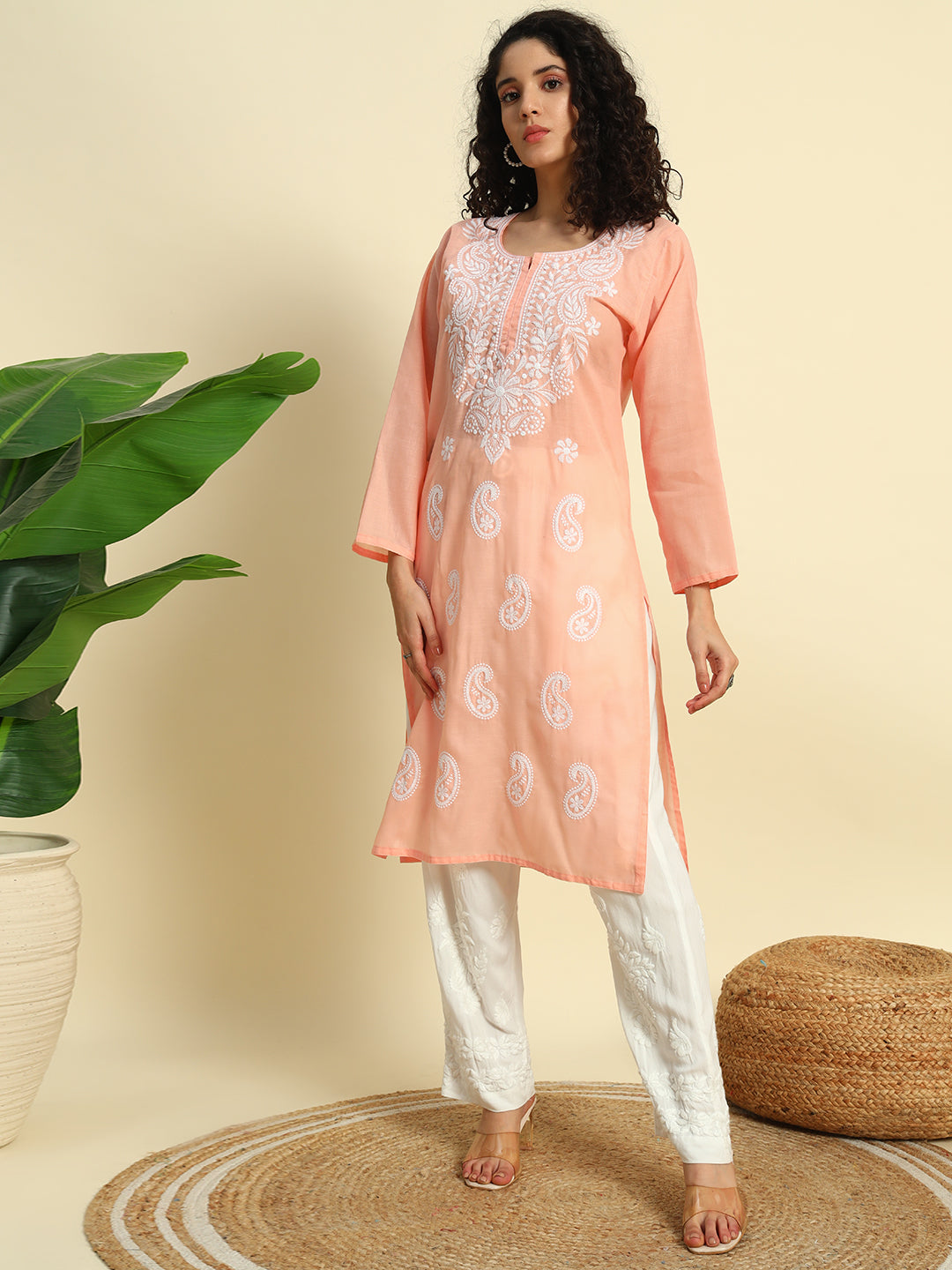 ChikanKari Kurti