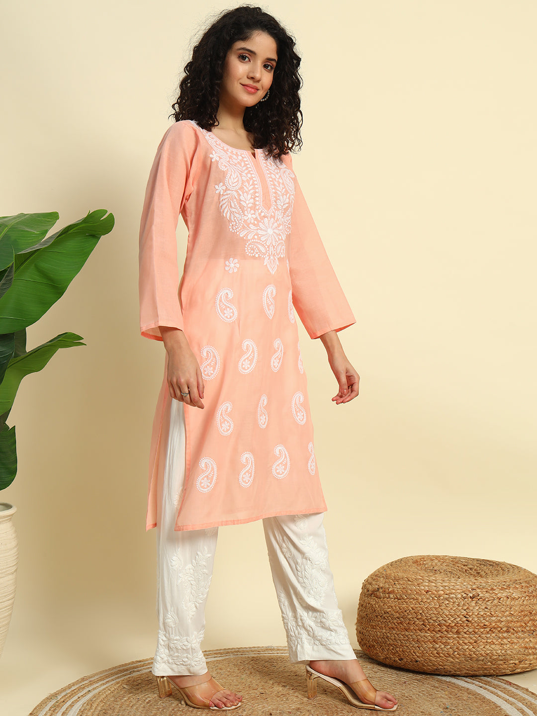 ChikanKari Kurti