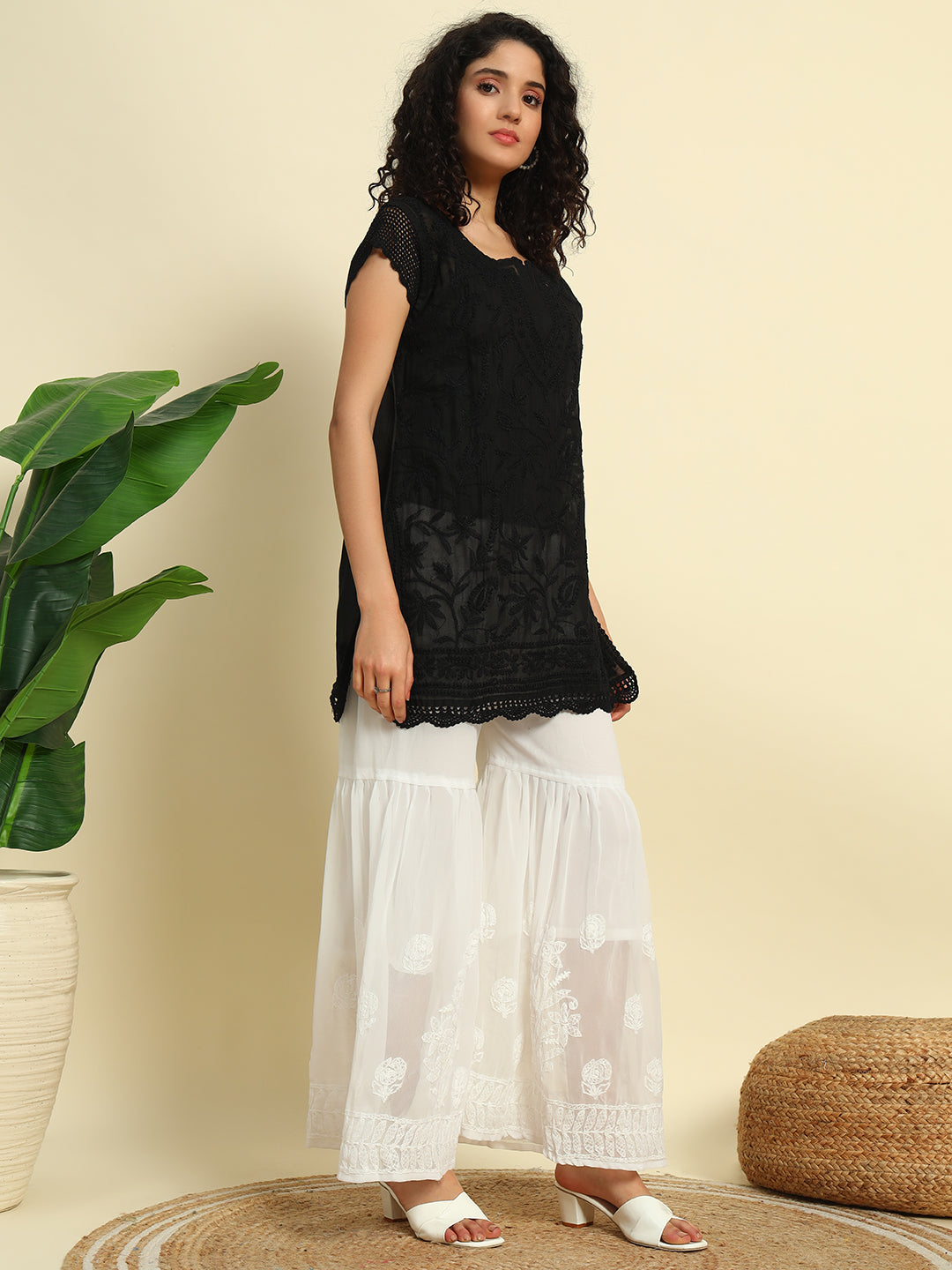 ChikanKari Short Top Kuti