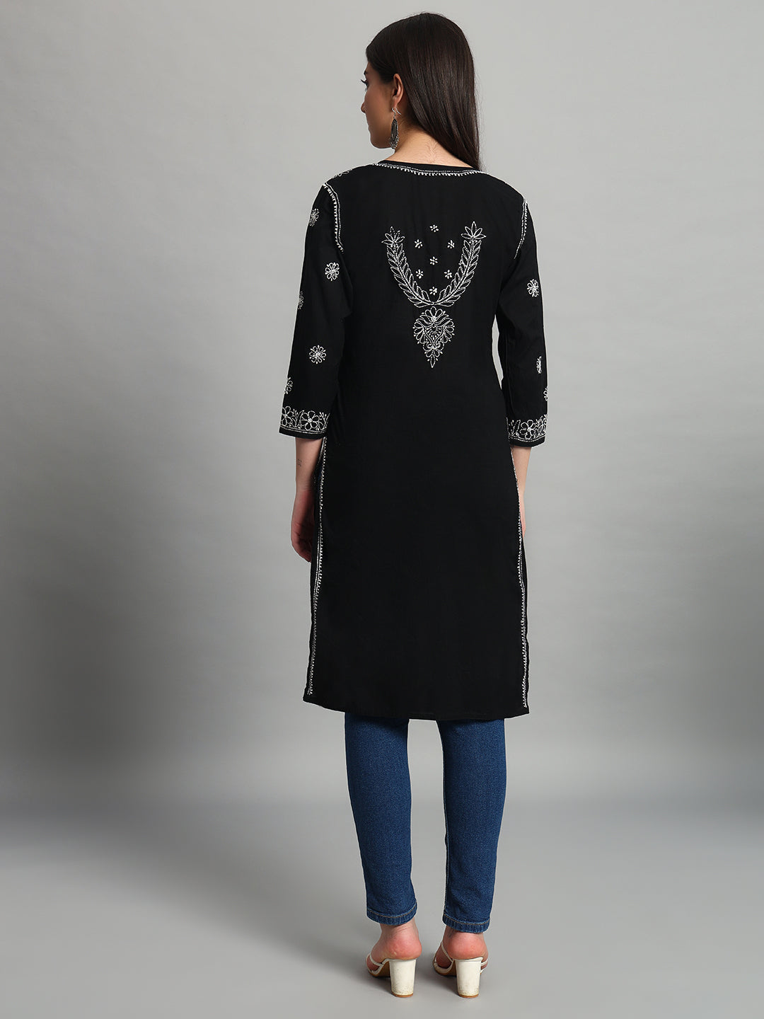 ChikanKari Kurti