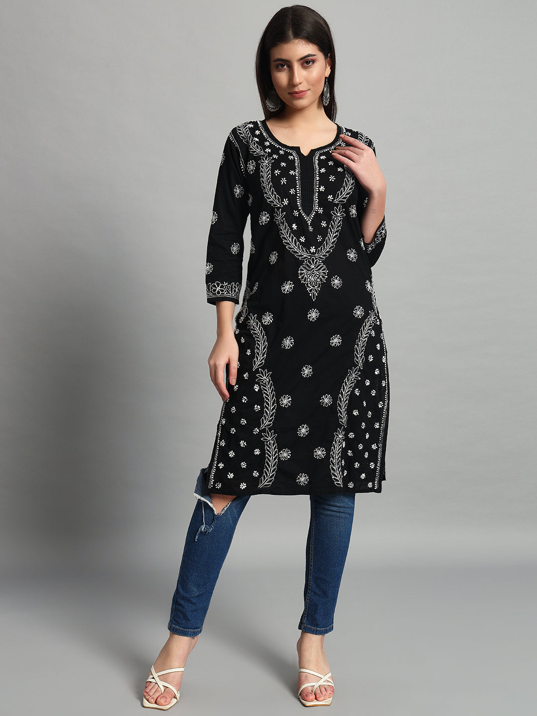 ChikanKari Kurti