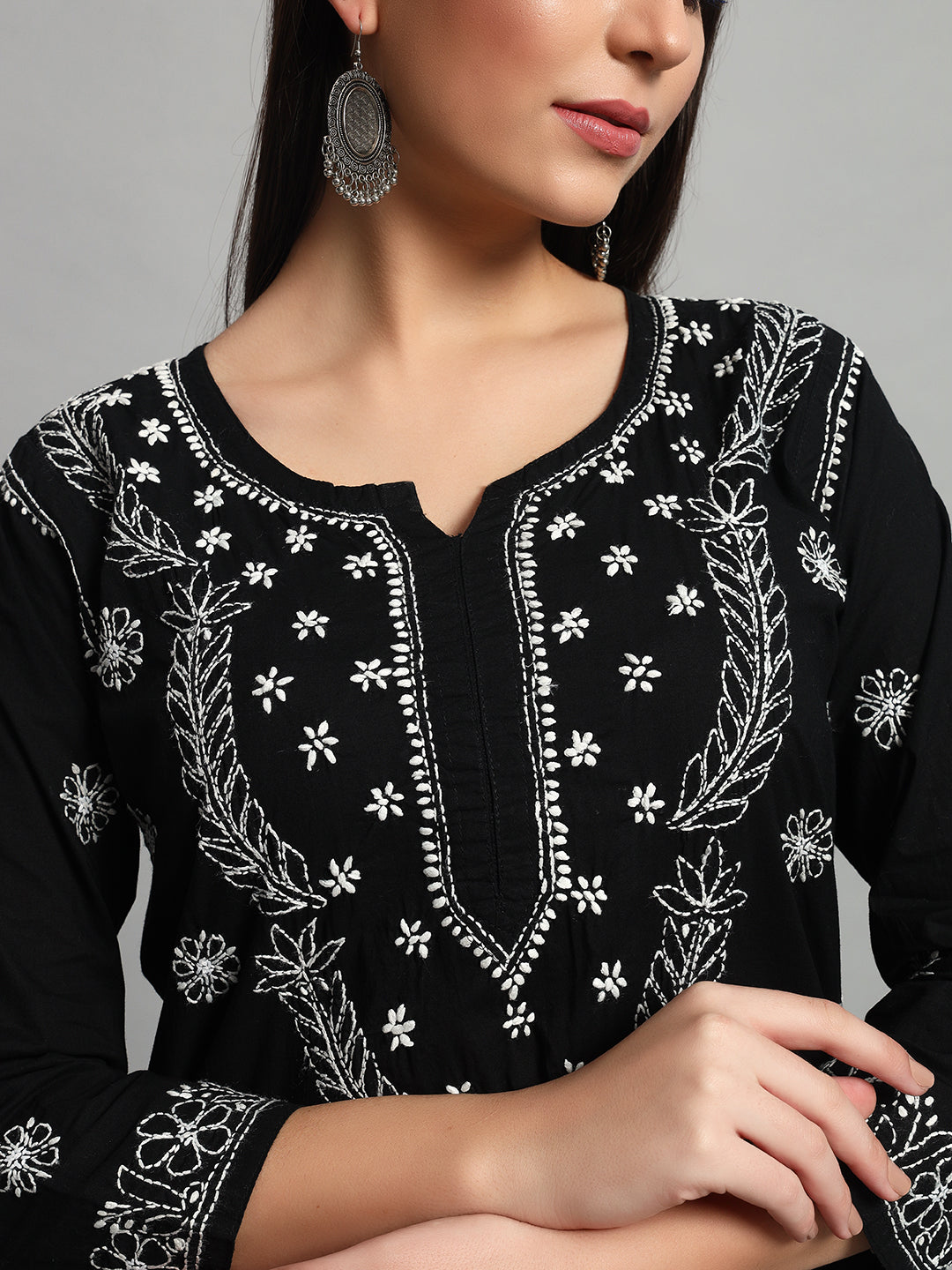 ChikanKari Kurti