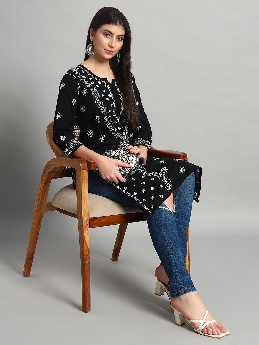 ChikanKari Kurti