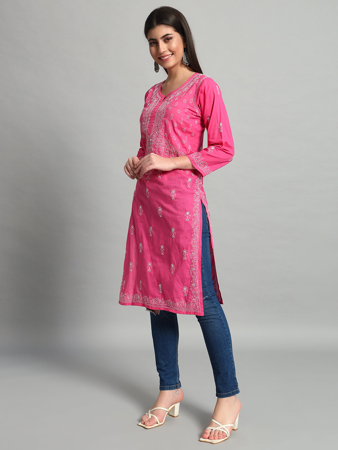ChikanKari Kurti