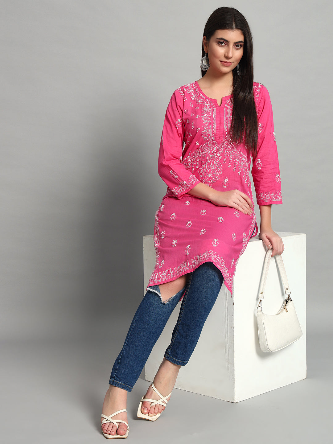 ChikanKari Kurti
