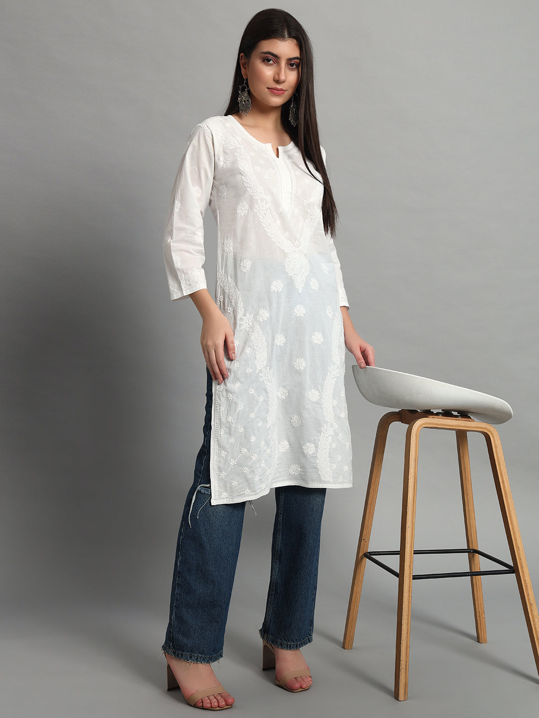 ChikanKari Kurti