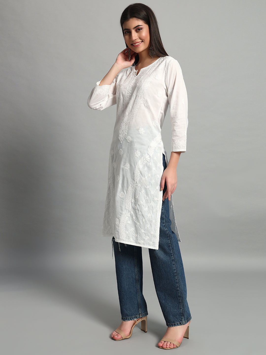 ChikanKari Kurti