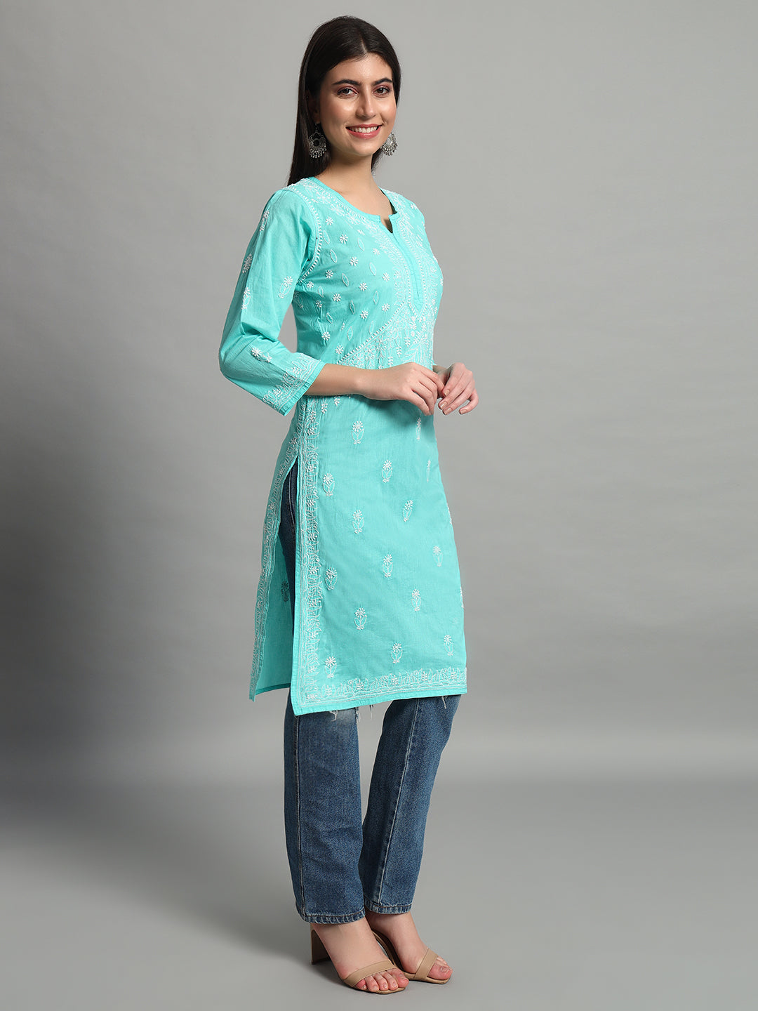 ChikanKari Kurti