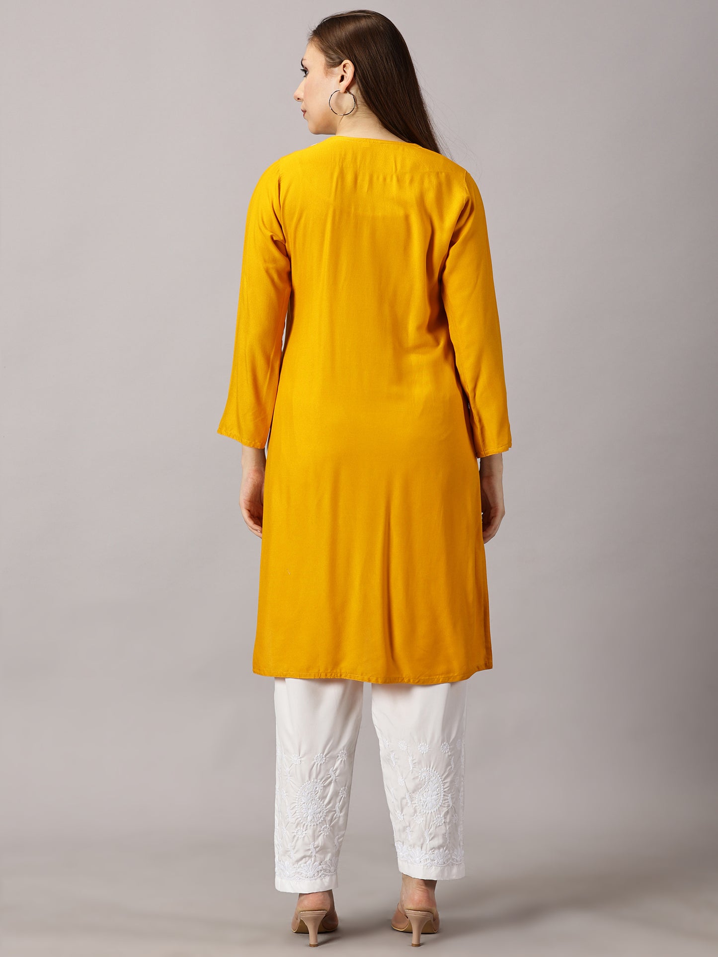 chikan kurti