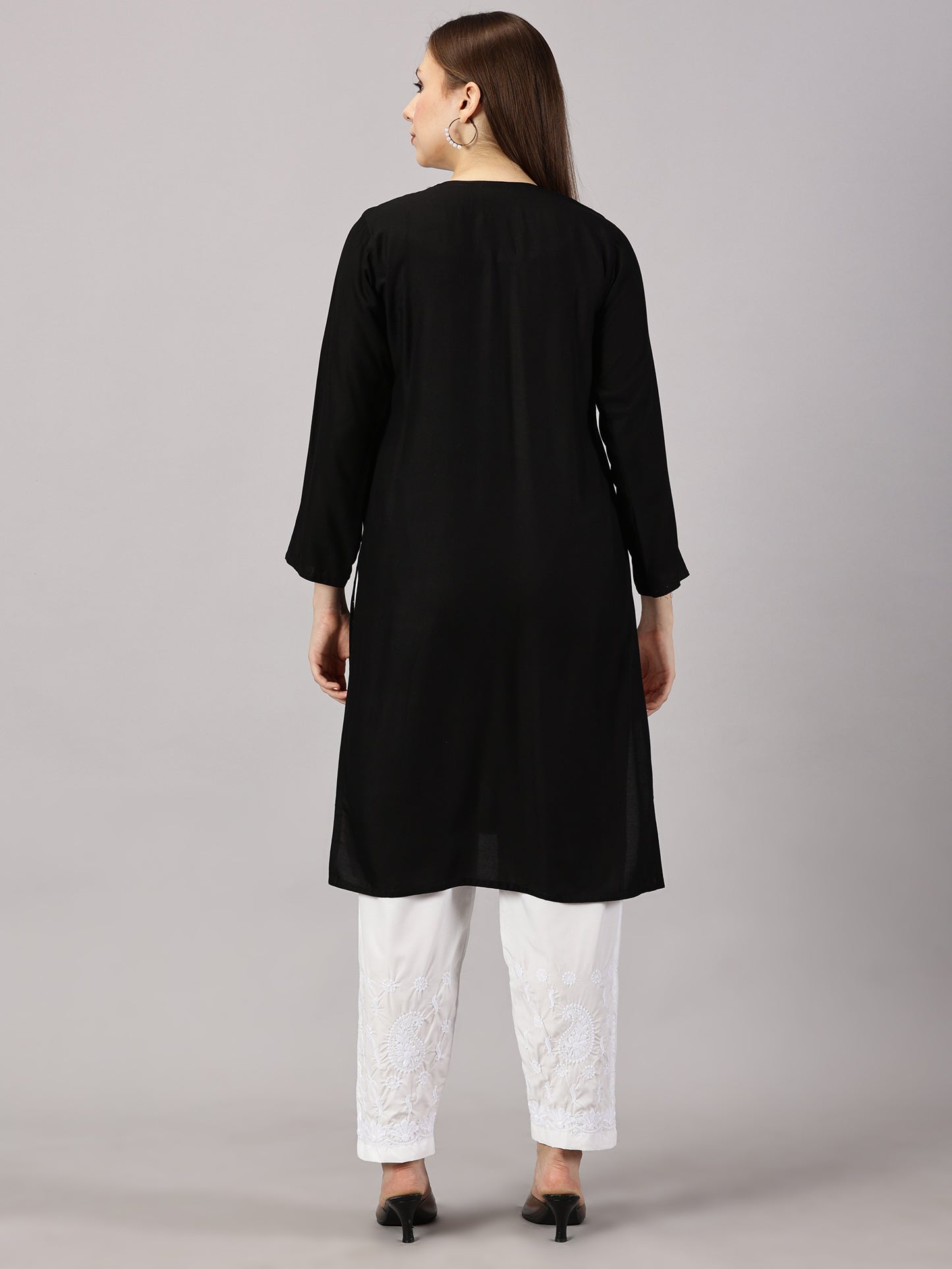 chikan kurti