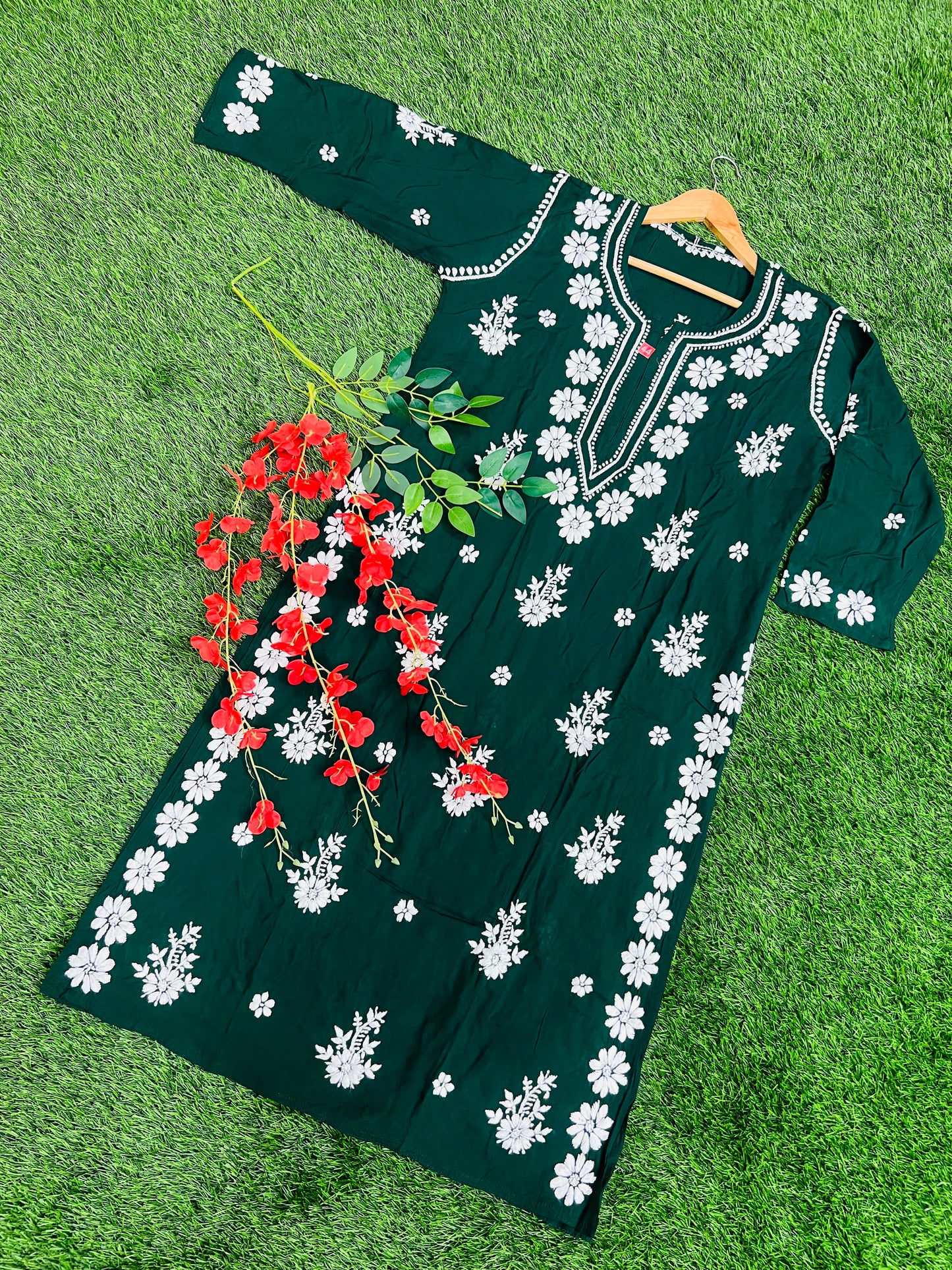 Modal Lucknowi Chikan Kurti