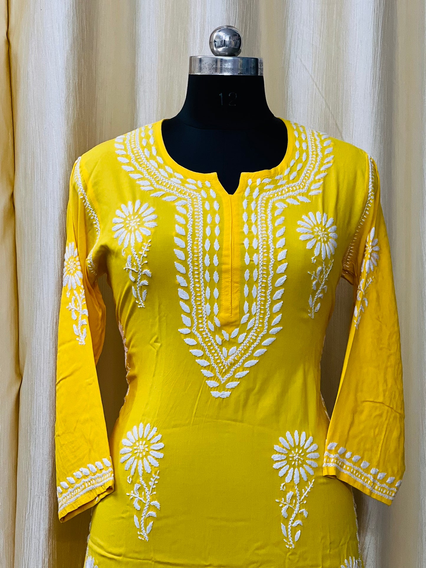 Chikan kurti