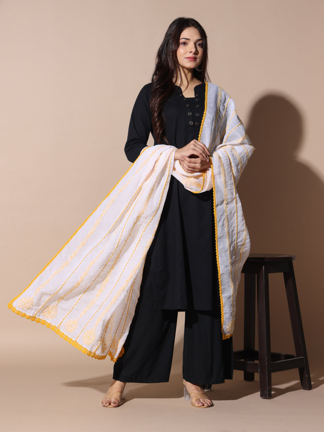 chikankari dupatta 