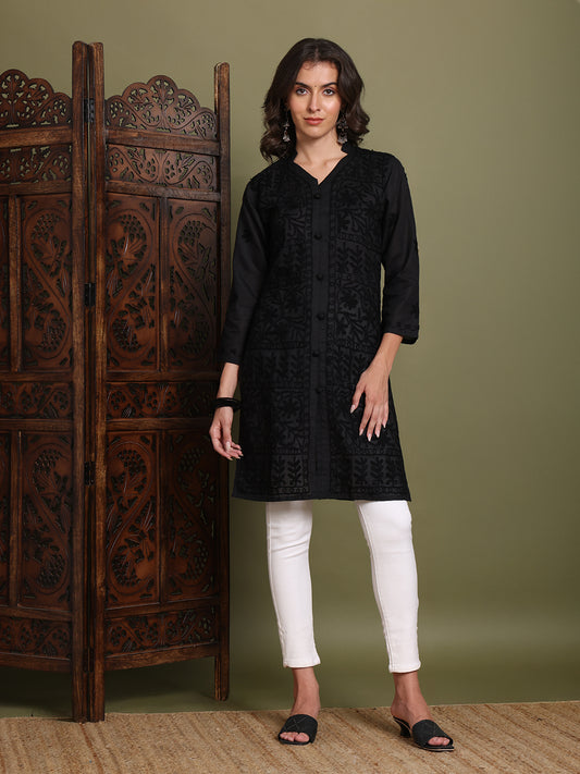 ChikanKari Kurti