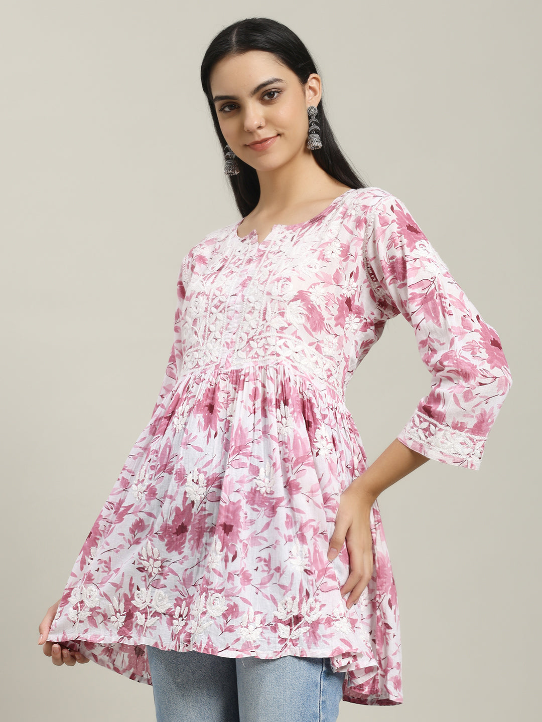 ChikanKari Short Gown