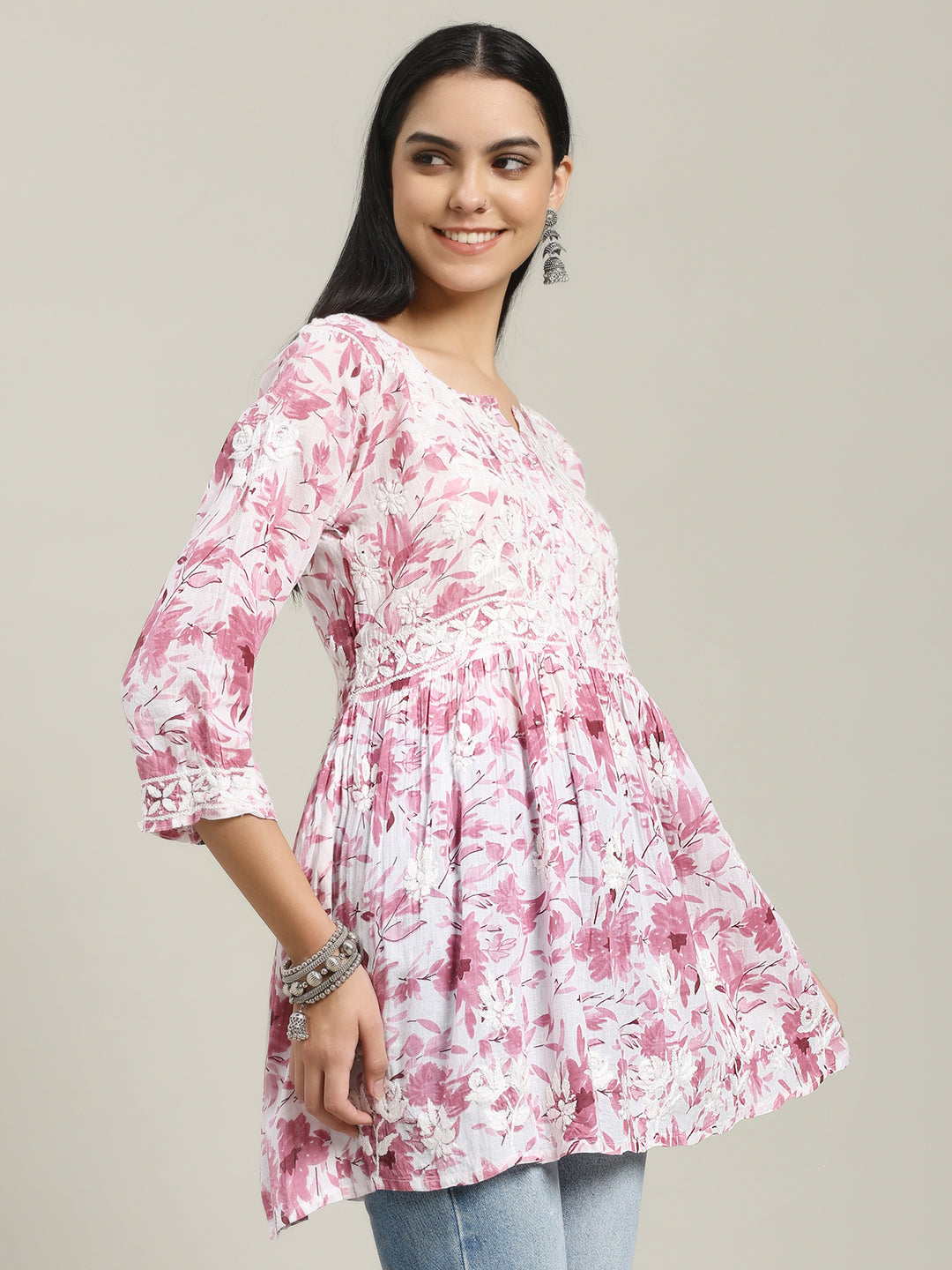 ChikanKari Short Gown