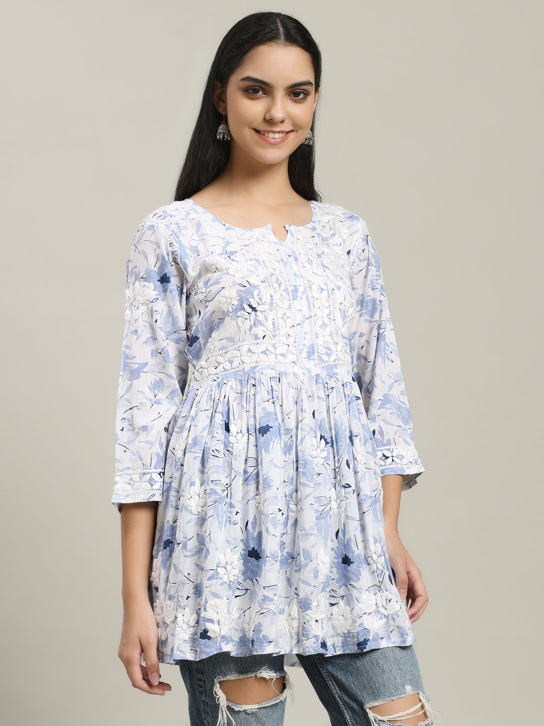 ChikanKari Short Gown