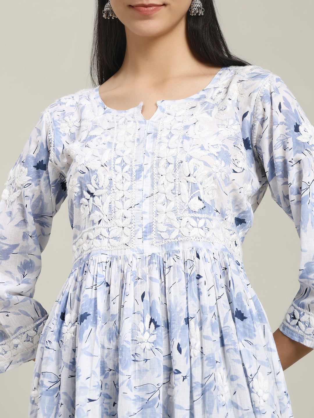 ChikanKari Short Gown
