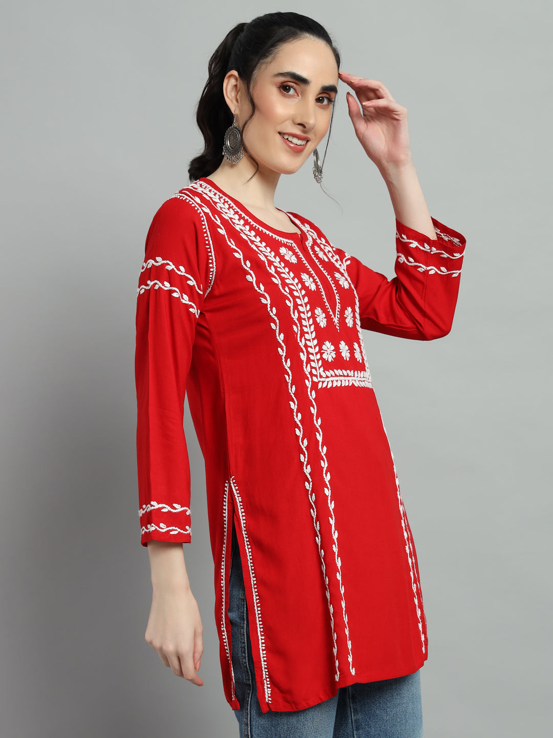 chikan kurti