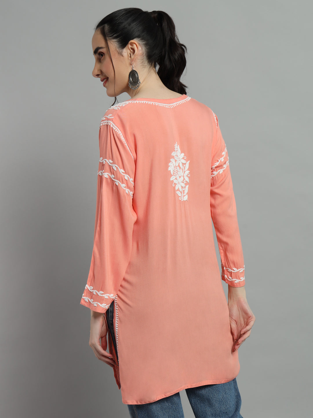 chikan kurti