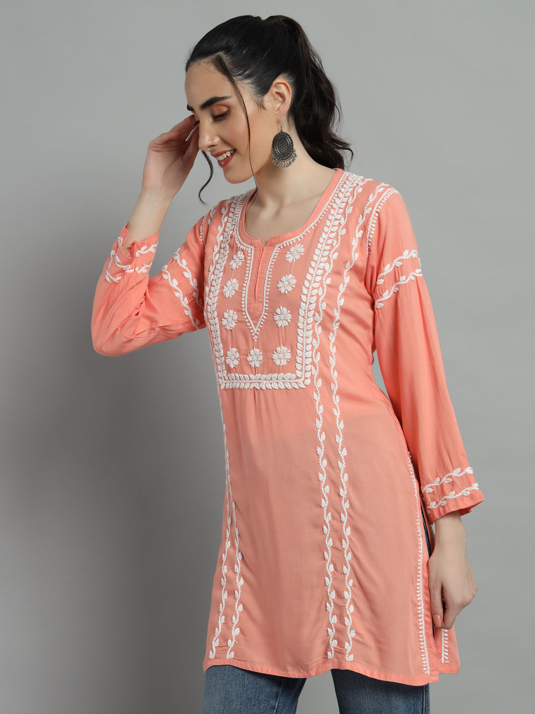 chikan kurti