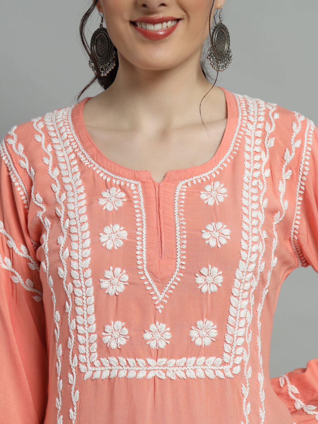 chikan kurti