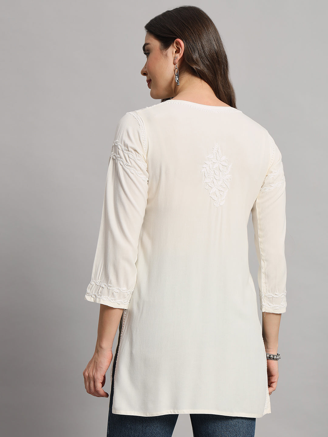 chikan kurti