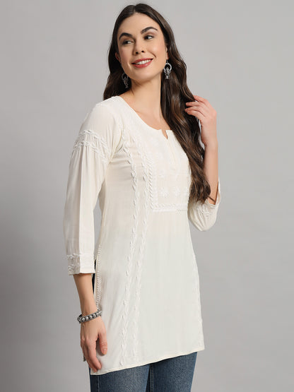 chikan kurti