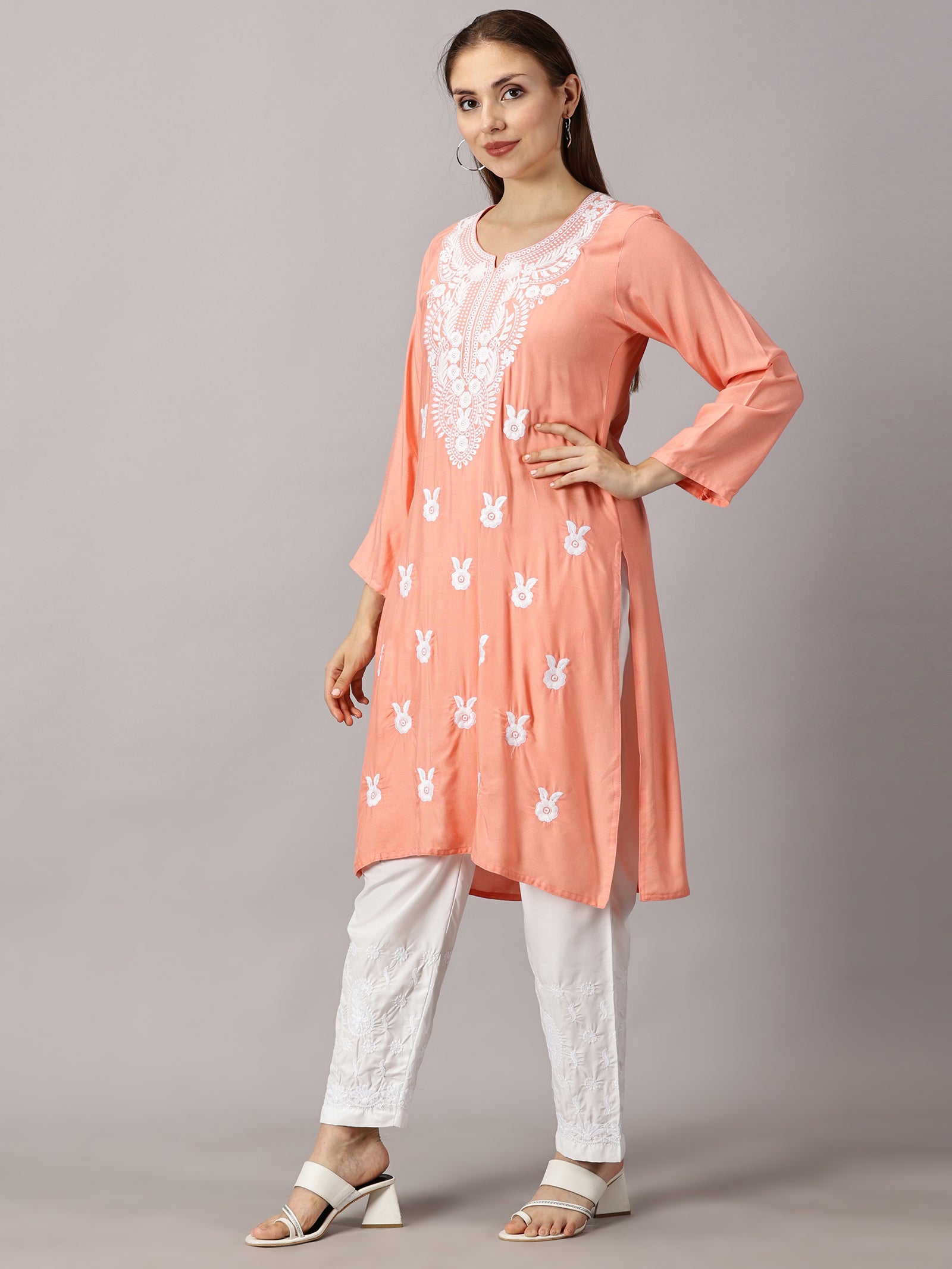 chikan kurti