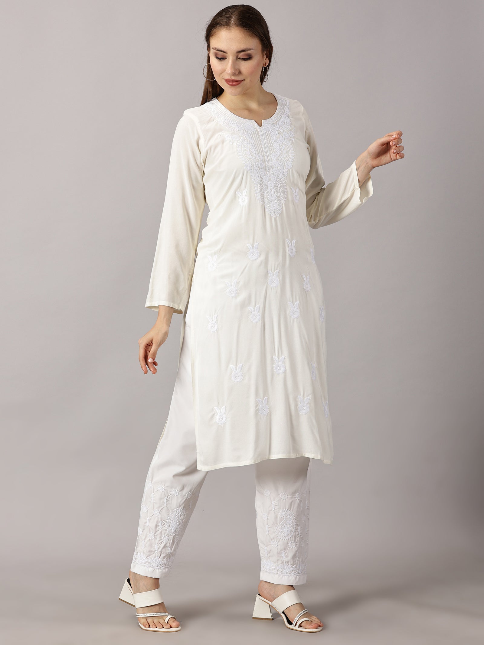 chikan kurti