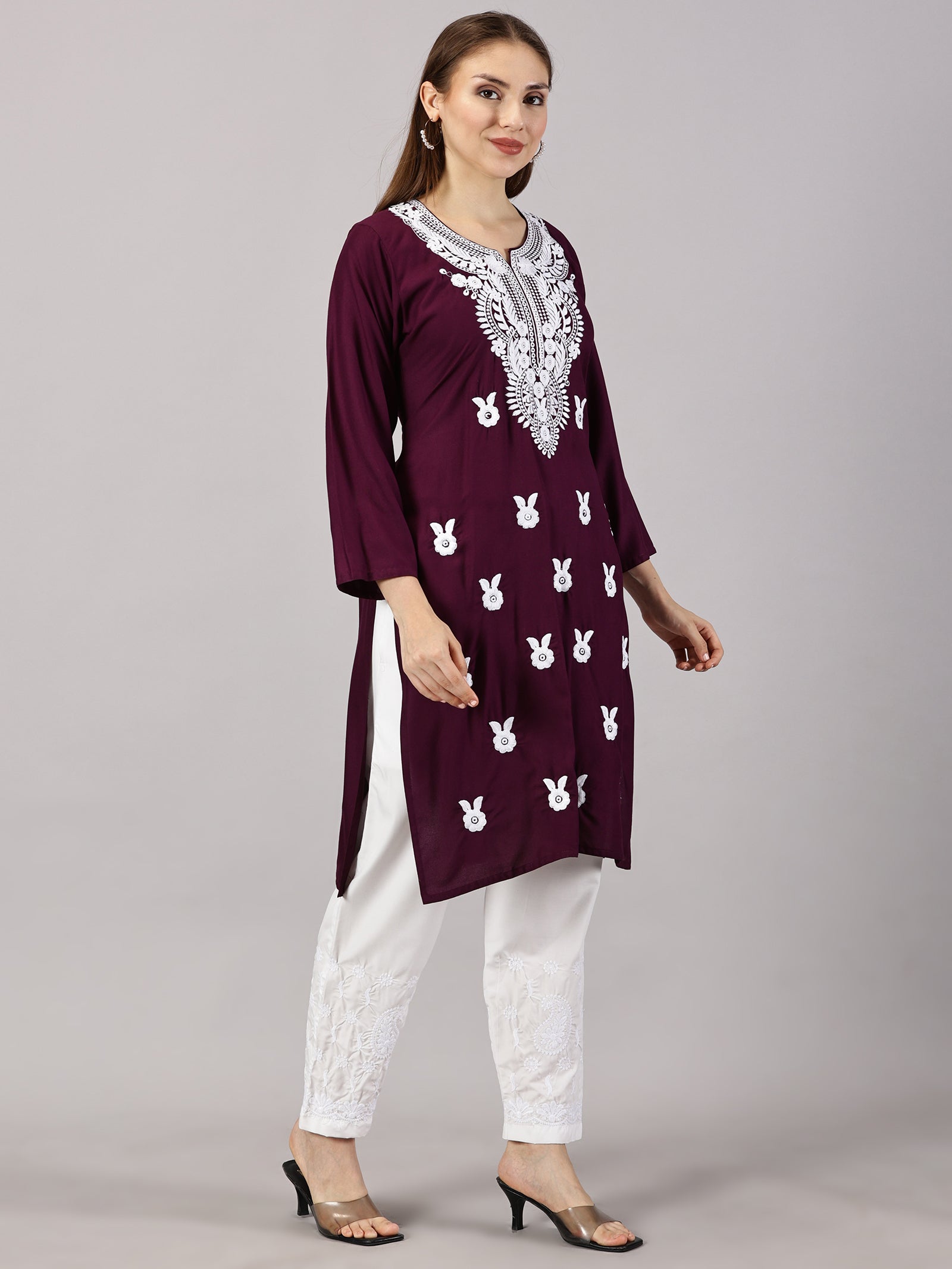 chikan kurti