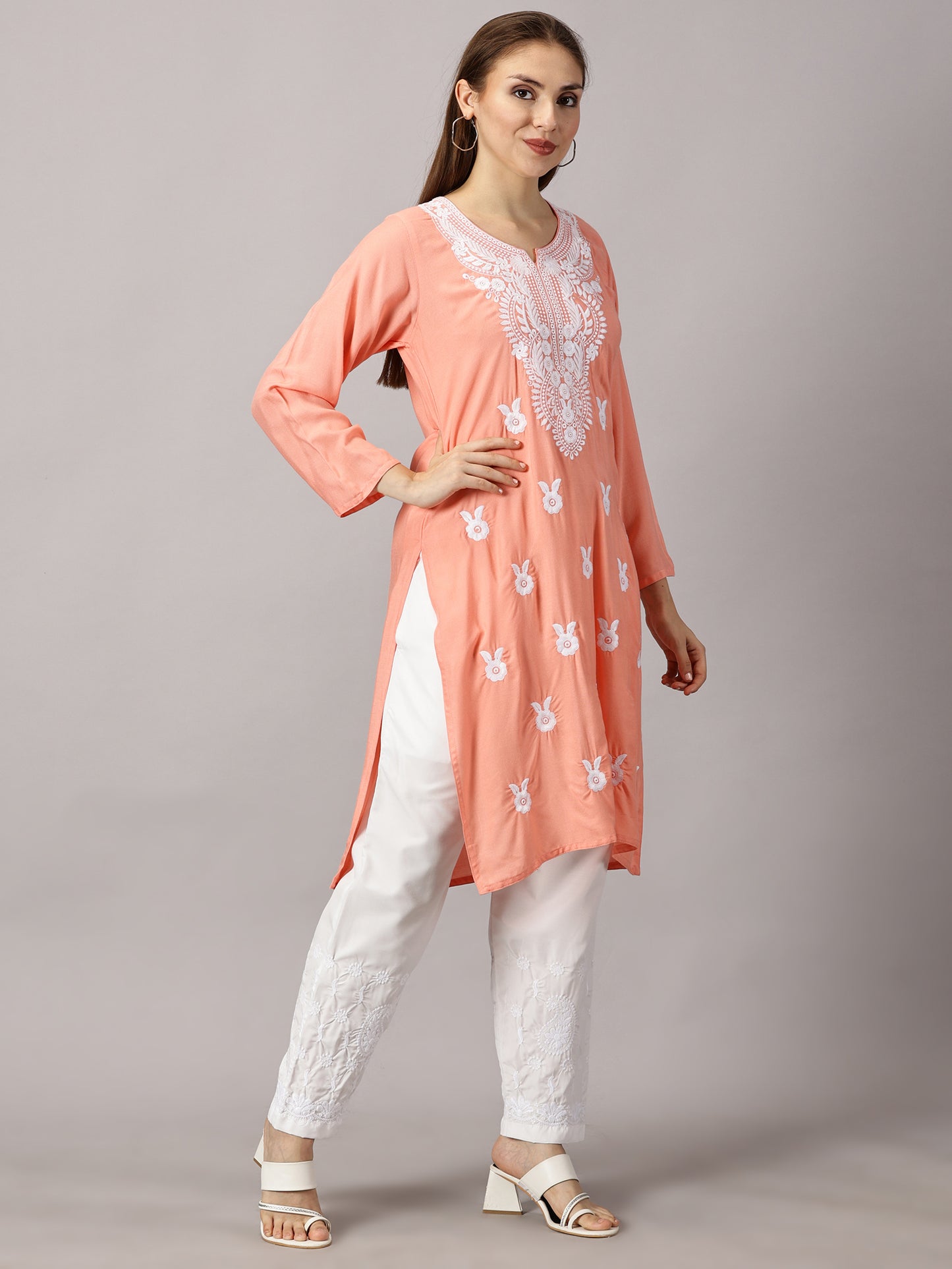 chikan kurti